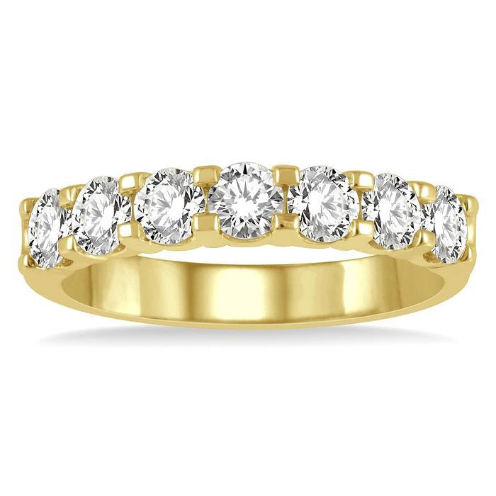 1 Ctw 7 Stone Round Cut Diamond Wedding Band in 14K Yellow Gold