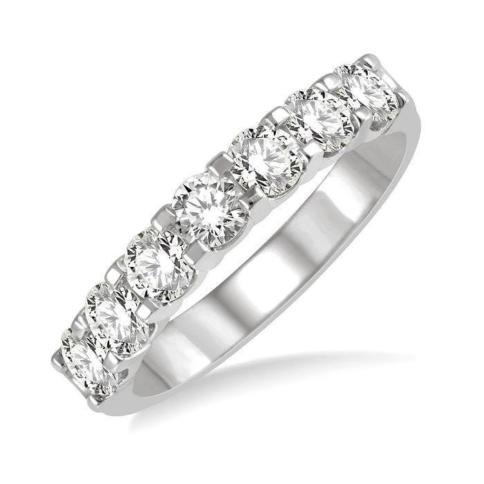 1 Ctw 7 Stone Round Cut Diamond Wedding Band in 14K White Gold