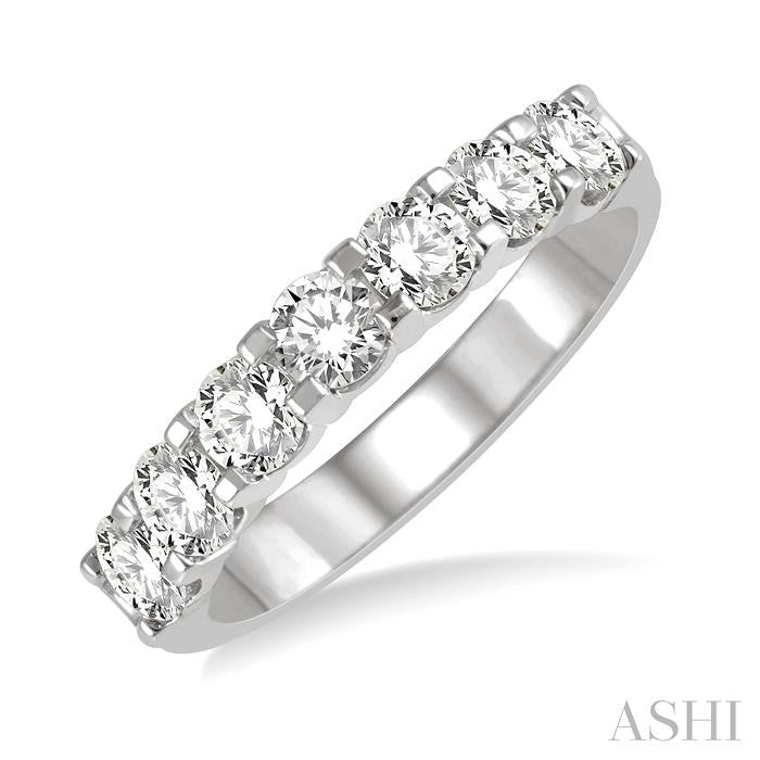 1 Ctw 7 Stone Round Cut Diamond Wedding Band in Platinum