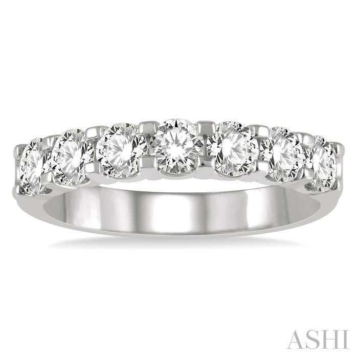 1 Ctw 7 Stone Round Cut Diamond Wedding Band in Platinum