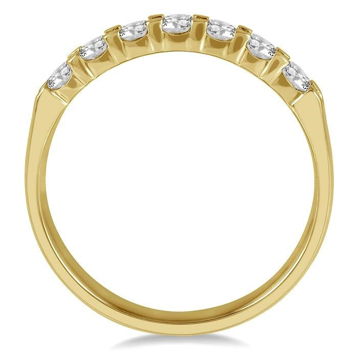 3/4 Ctw 7 Stone Round Cut Diamond Wedding Band in 14K Yellow Gold