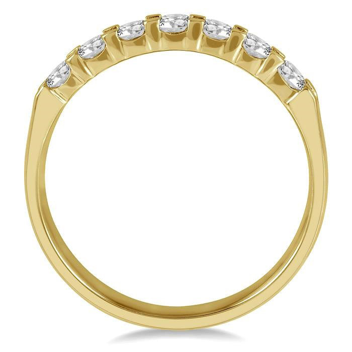 3/4 Ctw 7 Stone Round Cut Diamond Wedding Band in 14K Yellow Gold