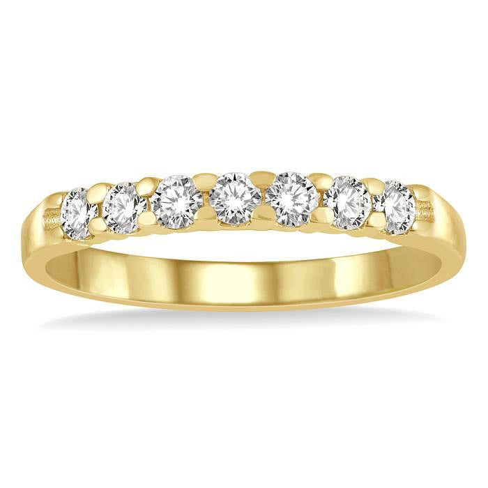 1/3 Ctw 7 Stone Round Cut Diamond Wedding Band in 14K Yellow Gold