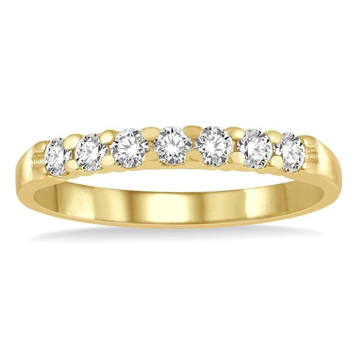 1/3 Ctw 7 Stone Round Cut Diamond Wedding Band in 14K Yellow Gold
