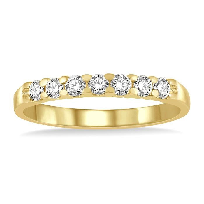 1/4 Ctw 7 Stone Round Cut Diamond Wedding Band in 14K Yellow Gold