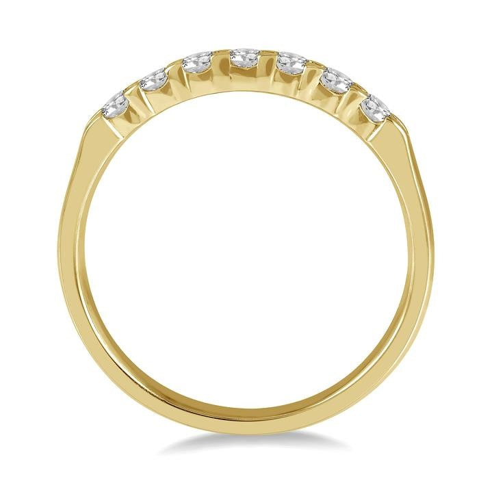 1/4 Ctw 7 Stone Round Cut Diamond Wedding Band in 14K Yellow Gold