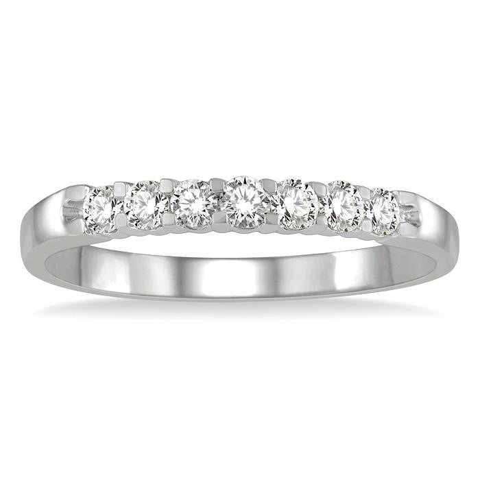 1/4 Ctw 7 Stone Round Cut Diamond Wedding Band in Platinum
