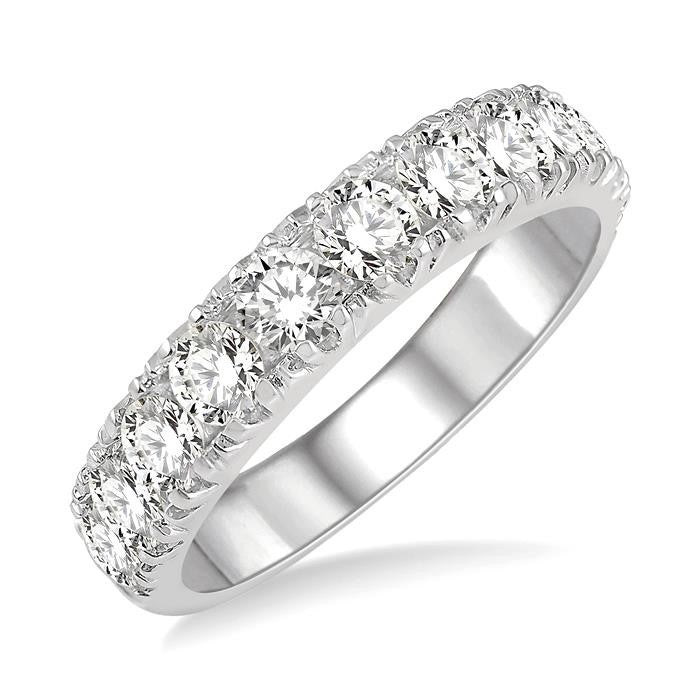 1 1/2 Ctw 11 Stone Round Cut Diamond Wedding Band in 14K White Gold