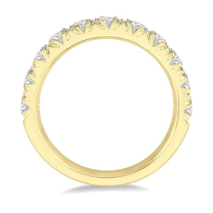 1 1/2 Ctw 11 Stone Round Cut Diamond Wedding Band in 14K Yellow Gold