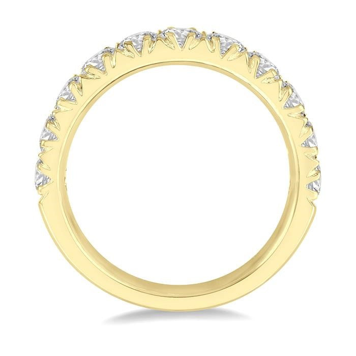 1 1/2 Ctw 11 Stone Round Cut Diamond Wedding Band in 14K Yellow Gold