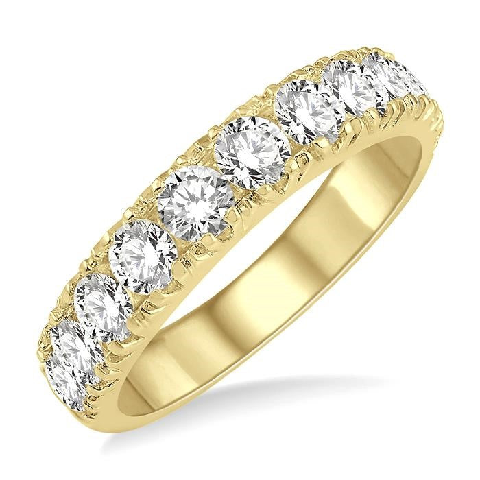 2 Ctw 11 Stone Round Cut Diamond Wedding Band in 14K Yellow Gold