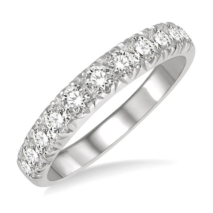 3/4 Ctw 11 Stone Round Cut Diamond Wedding Band in Platinum