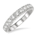 3/4 Ctw 11 Stone Round Cut Diamond Wedding Band in Platinum