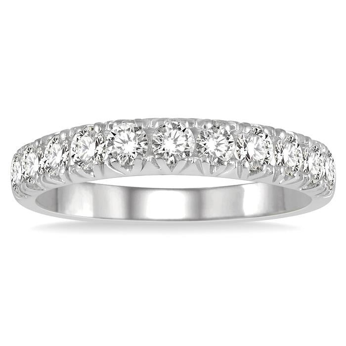 3/4 Ctw 11 Stone Round Cut Diamond Wedding Band in Platinum