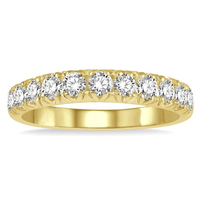 1/2 Ctw 11 Stone Round Cut Diamond Wedding Band in 14K Yellow Gold