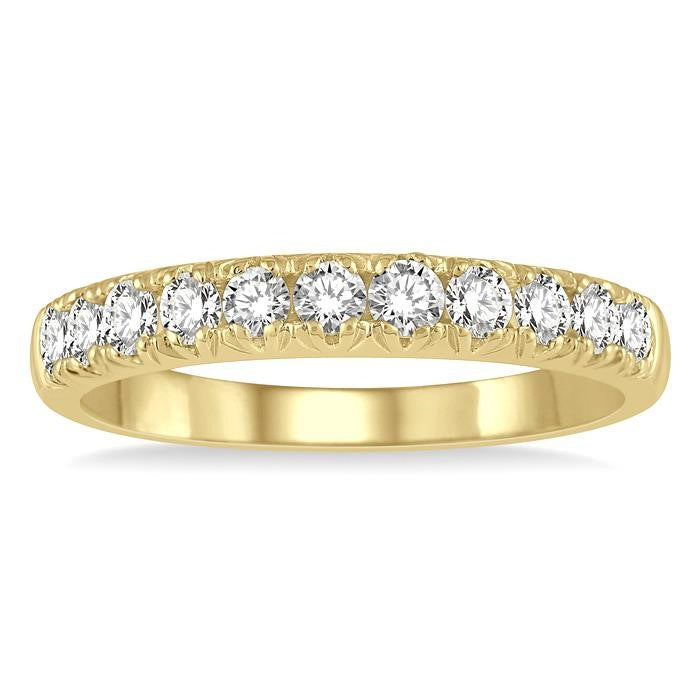 1/2 Ctw 11 Stone Round Cut Diamond Wedding Band in 14K Yellow Gold