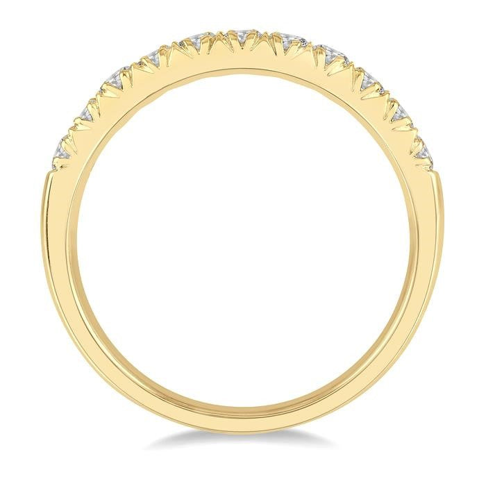 1/2 Ctw 11 Stone Round Cut Diamond Wedding Band in 14K Yellow Gold