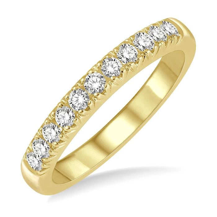 1/3 Ctw 11 Stone Round Cut Diamond Wedding Band in 14K Yellow Gold