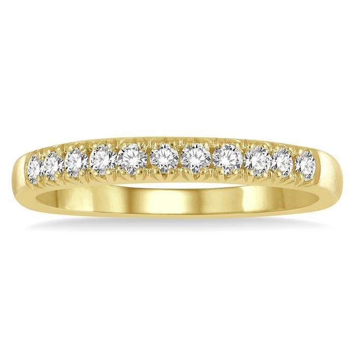1/4 Ctw 11 Stone Round Cut Diamond Wedding Band in 14K Yellow Gold
