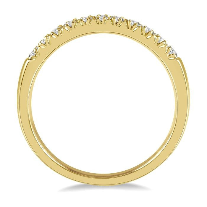 1/4 Ctw 11 Stone Round Cut Diamond Wedding Band in 14K Yellow Gold
