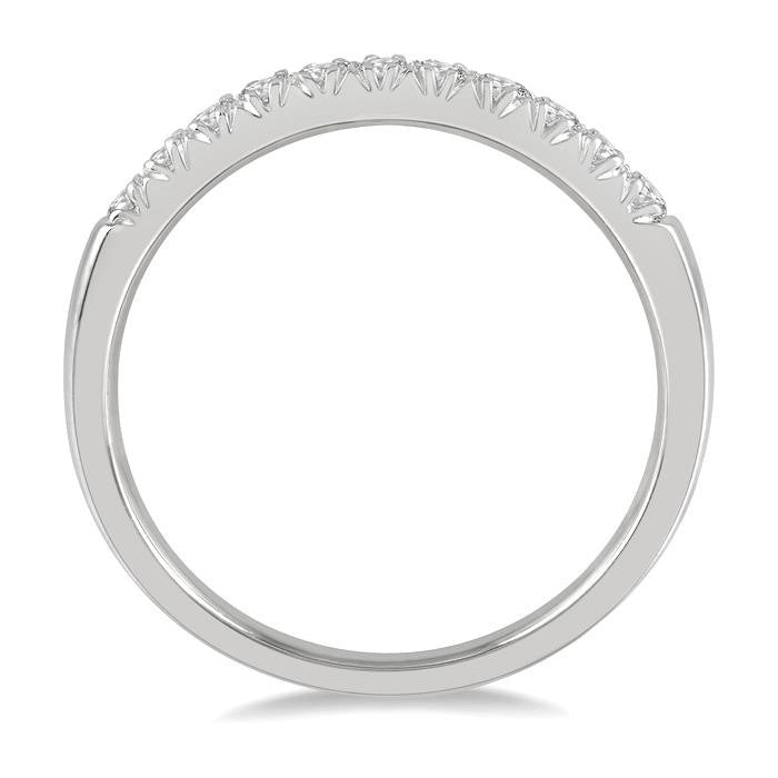 1/4 Ctw 11 Stone Round Cut Diamond Wedding Band in Platinum