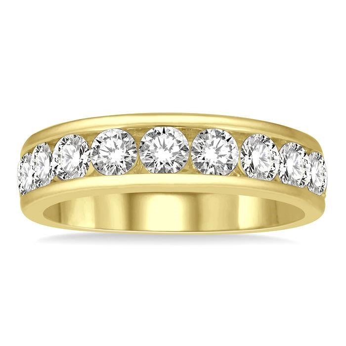 1 1/2 Ctw Channel Set 11 Stone Round Cut Diamond Wedding Band in 14K Yellow Gold