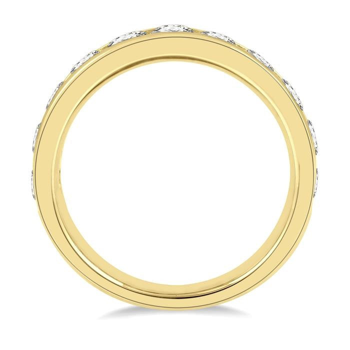 1 1/2 Ctw Channel Set 11 Stone Round Cut Diamond Wedding Band in 14K Yellow Gold