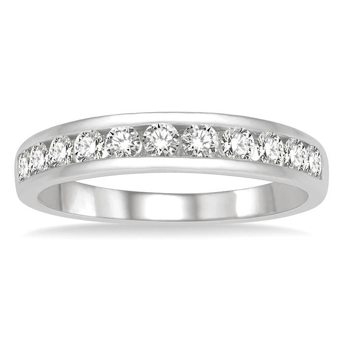 1/2 Ctw Channel Set 11 Stone Round Cut Diamond Wedding Band in Platinum