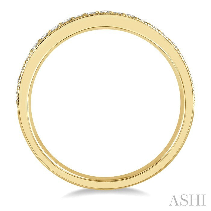 1/4 Ctw Round Cut Diamond Wedding Band in 14K Yellow Gold
