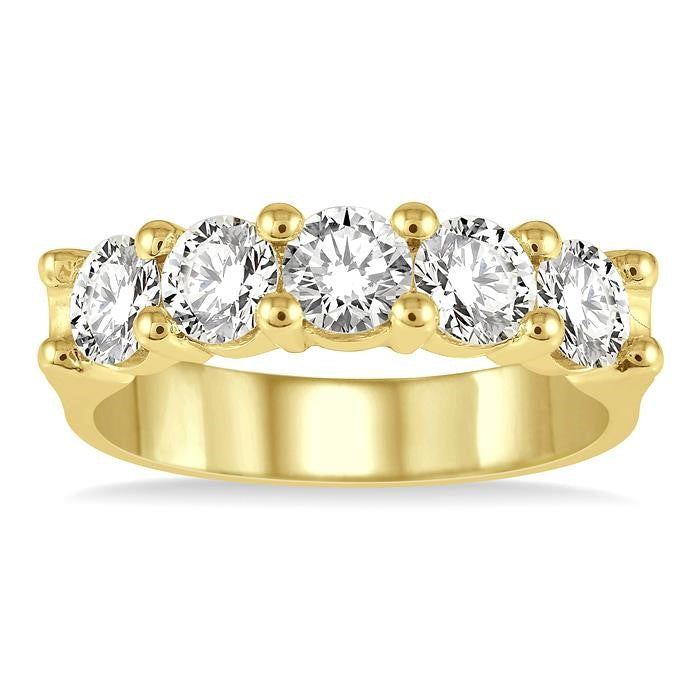 1 1/2 Ctw 5 Stone Round Cut Diamond Wedding Band in 14K Yellow Gold
