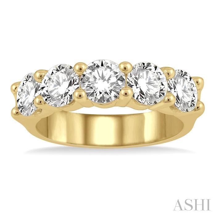 2 1/2 Ctw 5 Stone Round Cut Diamond Wedding Band in 14K Yellow Gold