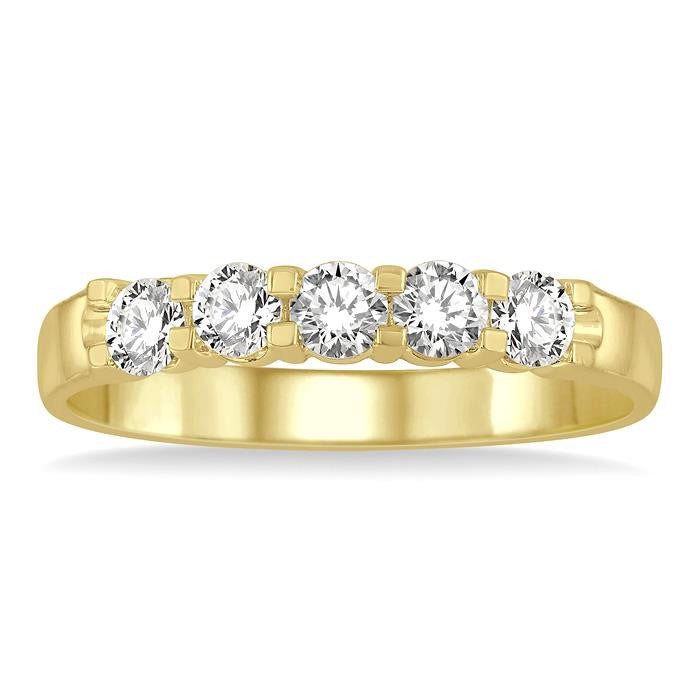 1/2 Ctw 5 Stone Round Cut Diamond Wedding Band in 14K Yellow Gold