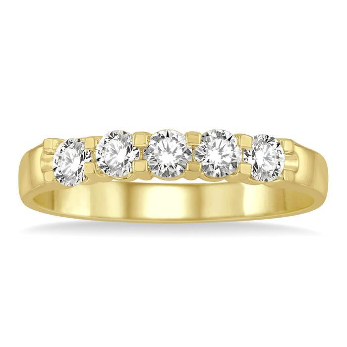 1/2 Ctw 5 Stone Round Cut Diamond Wedding Band in 14K Yellow Gold