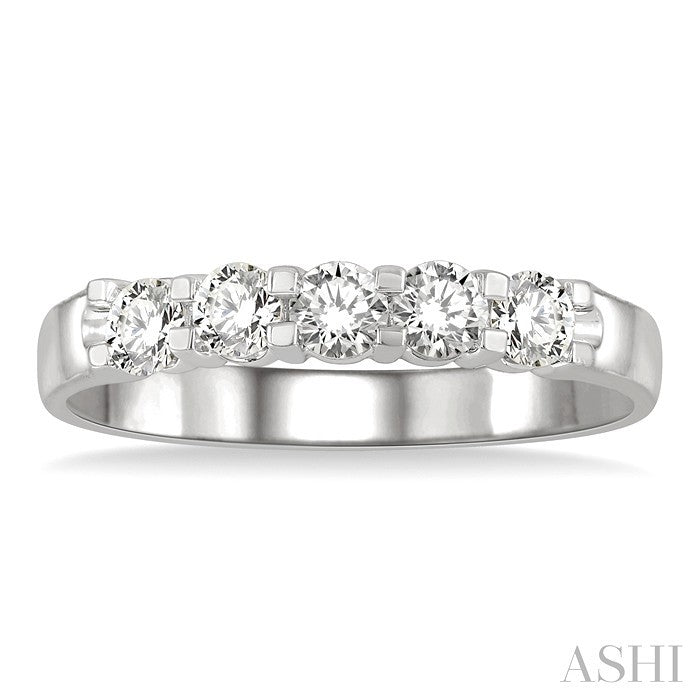 1/2 Ctw 5 Stone Round Cut Diamond Wedding Band in 14K White Gold