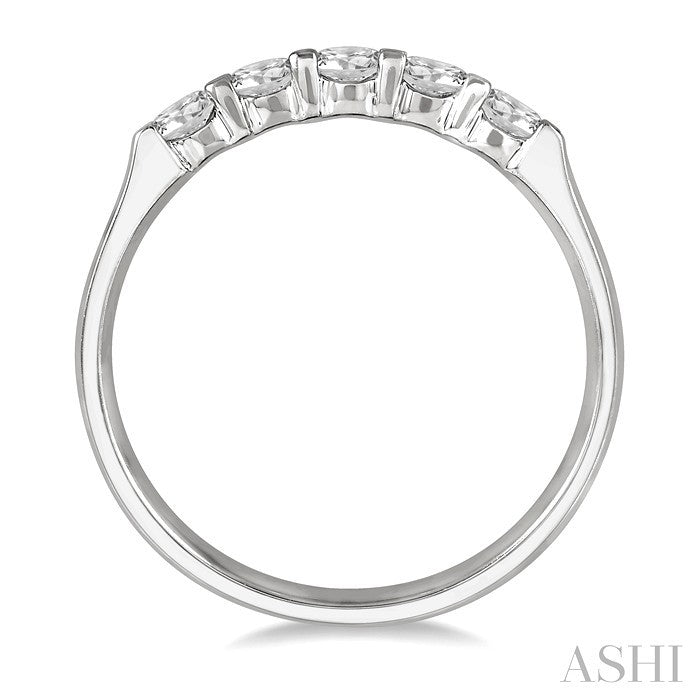 1/2 Ctw 5 Stone Round Cut Diamond Wedding Band in 14K White Gold