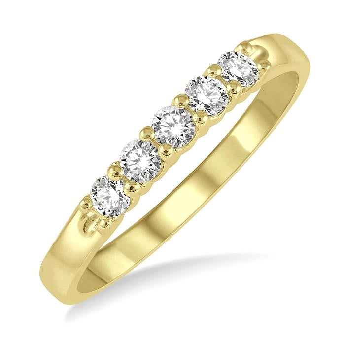 1/4 Ctw 5 Stone Round Cut Diamond Wedding Band in 14K Yellow Gold