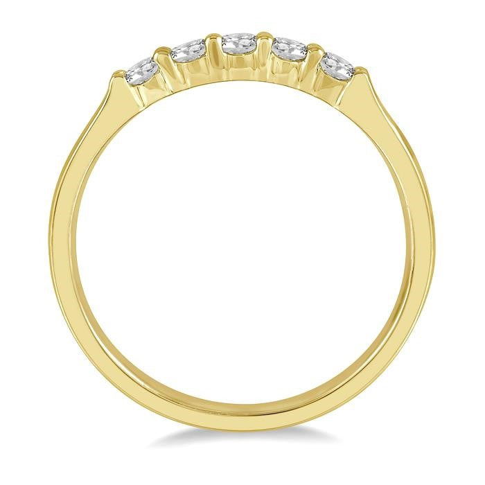 1/4 Ctw 5 Stone Round Cut Diamond Wedding Band in 14K Yellow Gold