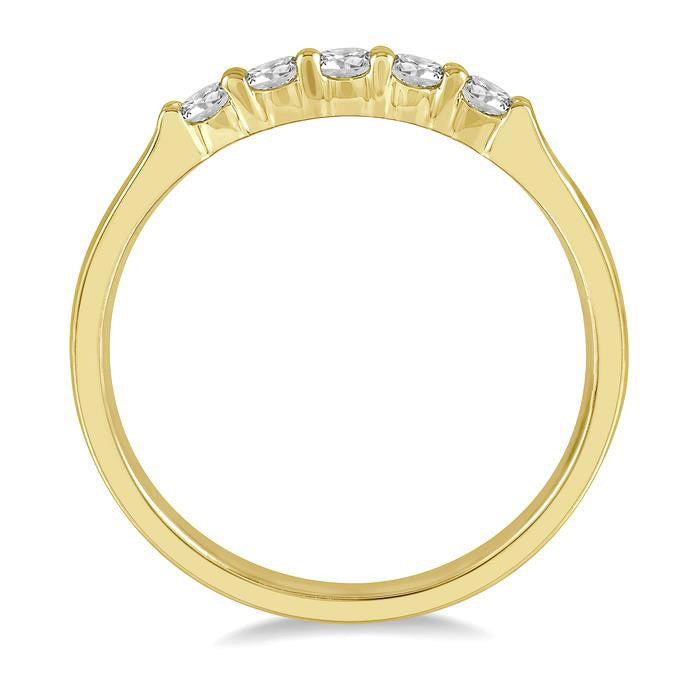 1/4 Ctw 5 Stone Round Cut Diamond Wedding Band in 14K Yellow Gold