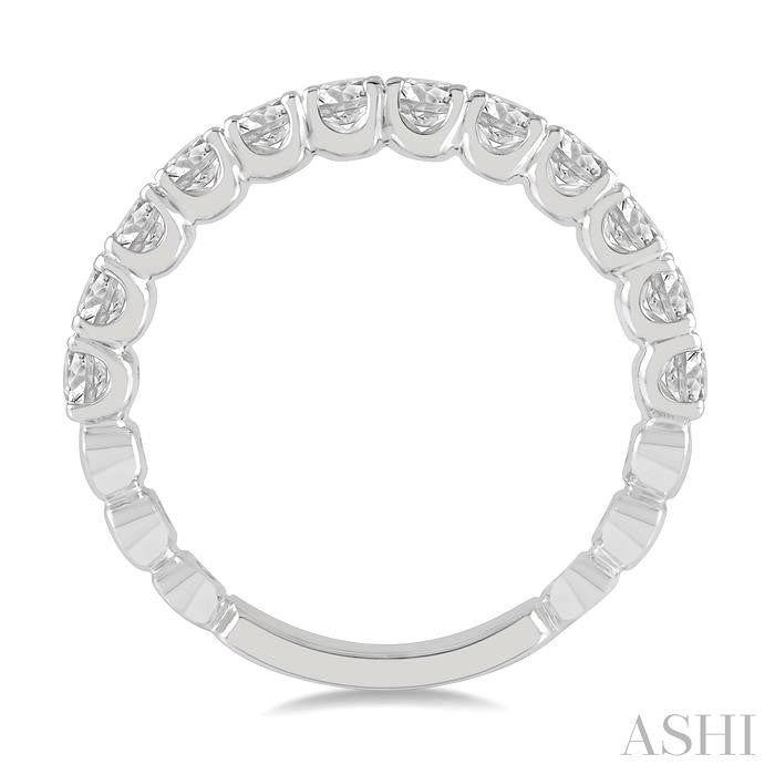 1 Ctw Round Cut Diamond Wedding Band in Platinum