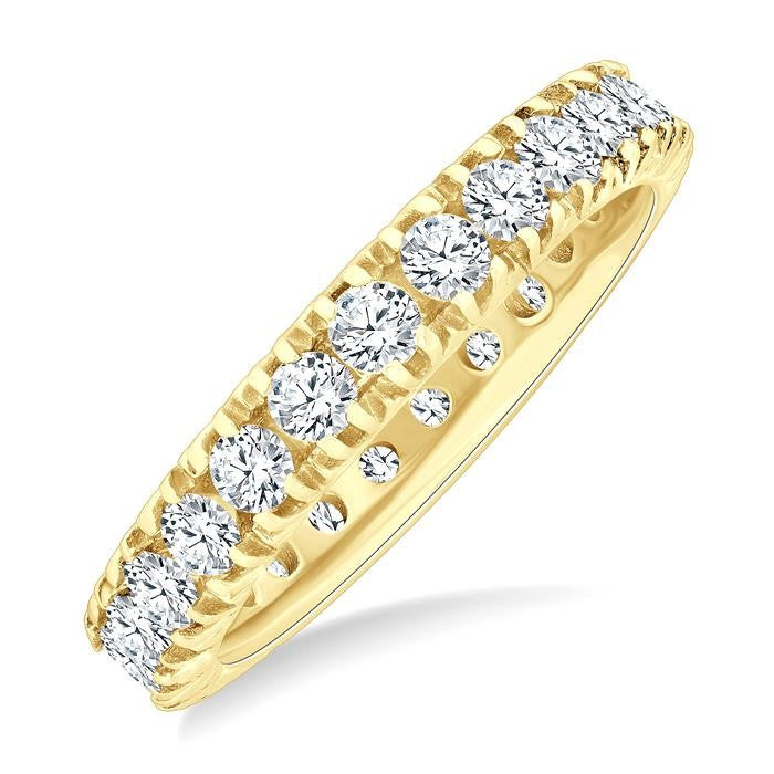 1 1/2 Ctw Round Cut Diamond Eternity Wedding Band in 14K Yellow Gold
