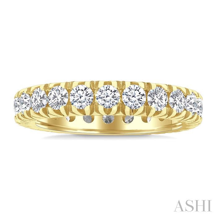 2 Ctw Round Cut Diamond Eternity Wedding Band in 14K Yellow Gold