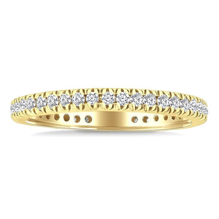 1/2 Ctw Round Cut Diamond Eternity Wedding Band in 14K Yellow Gold