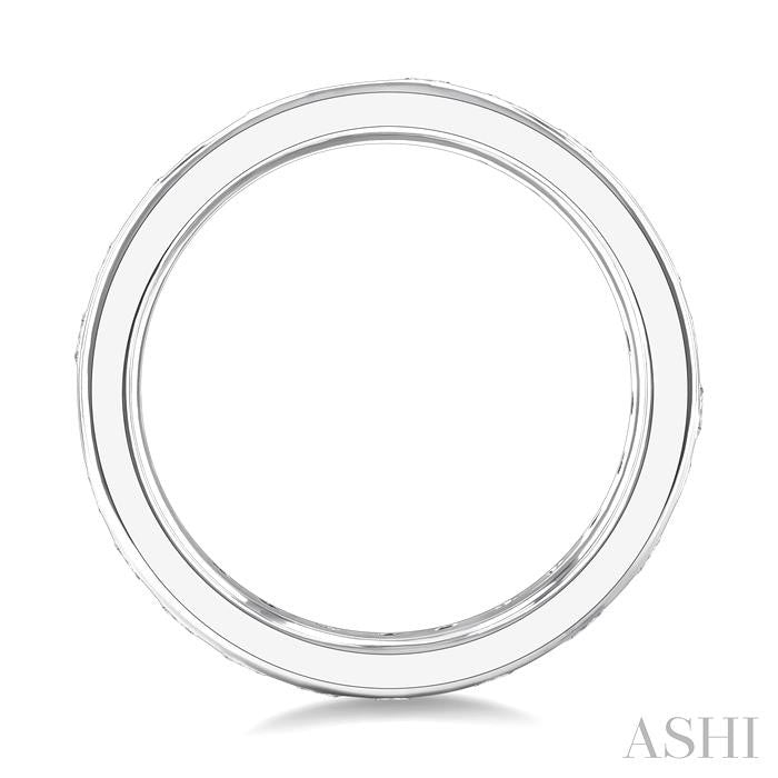 1 1/2 Ctw Channel Round Cut Diamond Eternity Wedding Band in 14K White Gold