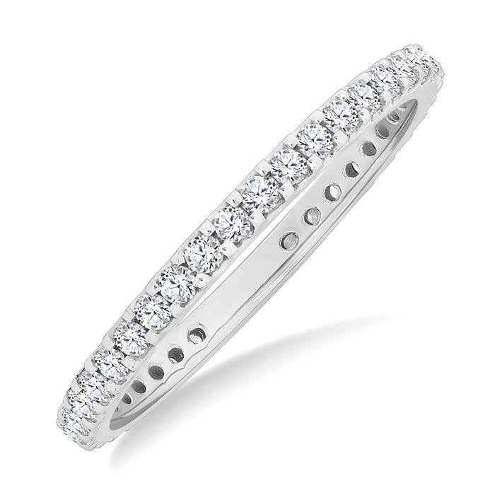 1/2 Ctw Round Cut Diamond Eternity Wedding Band in 14K White Gold