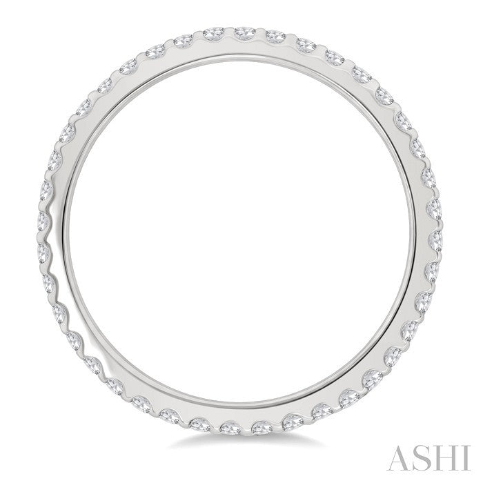 1/2 Ctw Round Cut Diamond Eternity Wedding Band in 14K White Gold