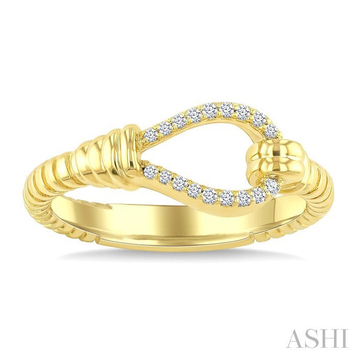 1/10 Ctw Round Cut Diamond Bold Knot Link Ring in 10K Yellow Gold