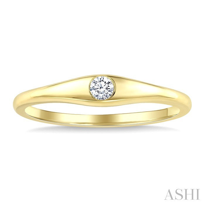 1/10 Ctw Round Cut Diamond Solitaire Ring in 10K Yellow Gold