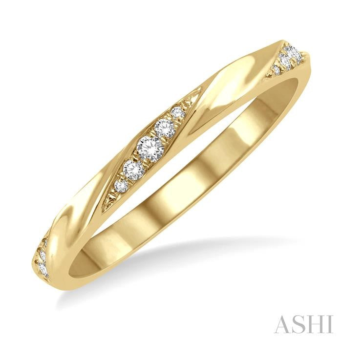 1/10 Ctw Pod Shape Grooves Round Cut Diamond Stackable Band in 14K Yellow Gold