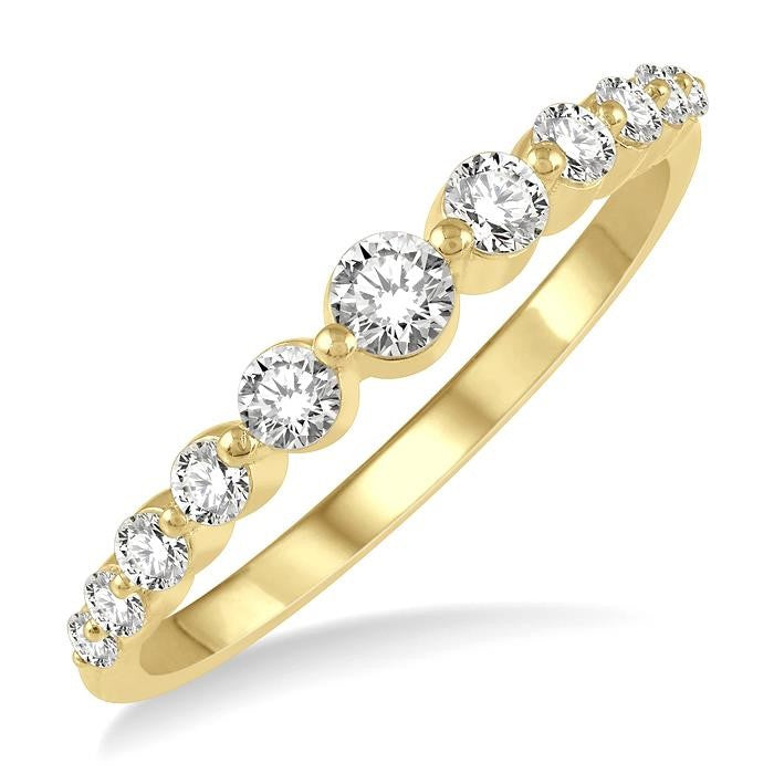 1/3 Ctw Graduated Round Cut Diamond Fashion Ring in 14K Yellow Gold