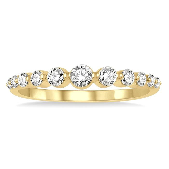 1/3 Ctw Graduated Round Cut Diamond Fashion Ring in 14K Yellow Gold